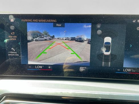 Used 2024 BMW M440i Convertible w/ Premium Package image 17