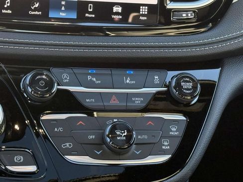 New 2026 Chrysler Pacifica Limited w/ S Appearance Package AWD/4WD image 22
