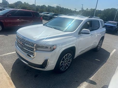 Used 2023 GMC Acadia Denali w/ Trailering Package AWD/4WD image 3