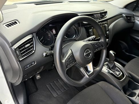 Used 2019 Nissan Rogue Sport S image 13