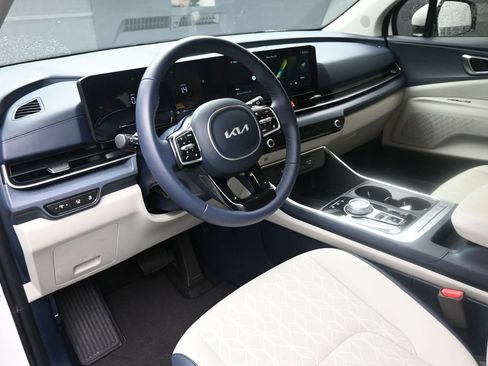 Used 2026 Kia Carnival EX FWD image 20