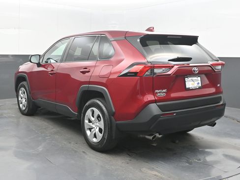 Used 2023 Toyota RAV4 LE FWD image 8