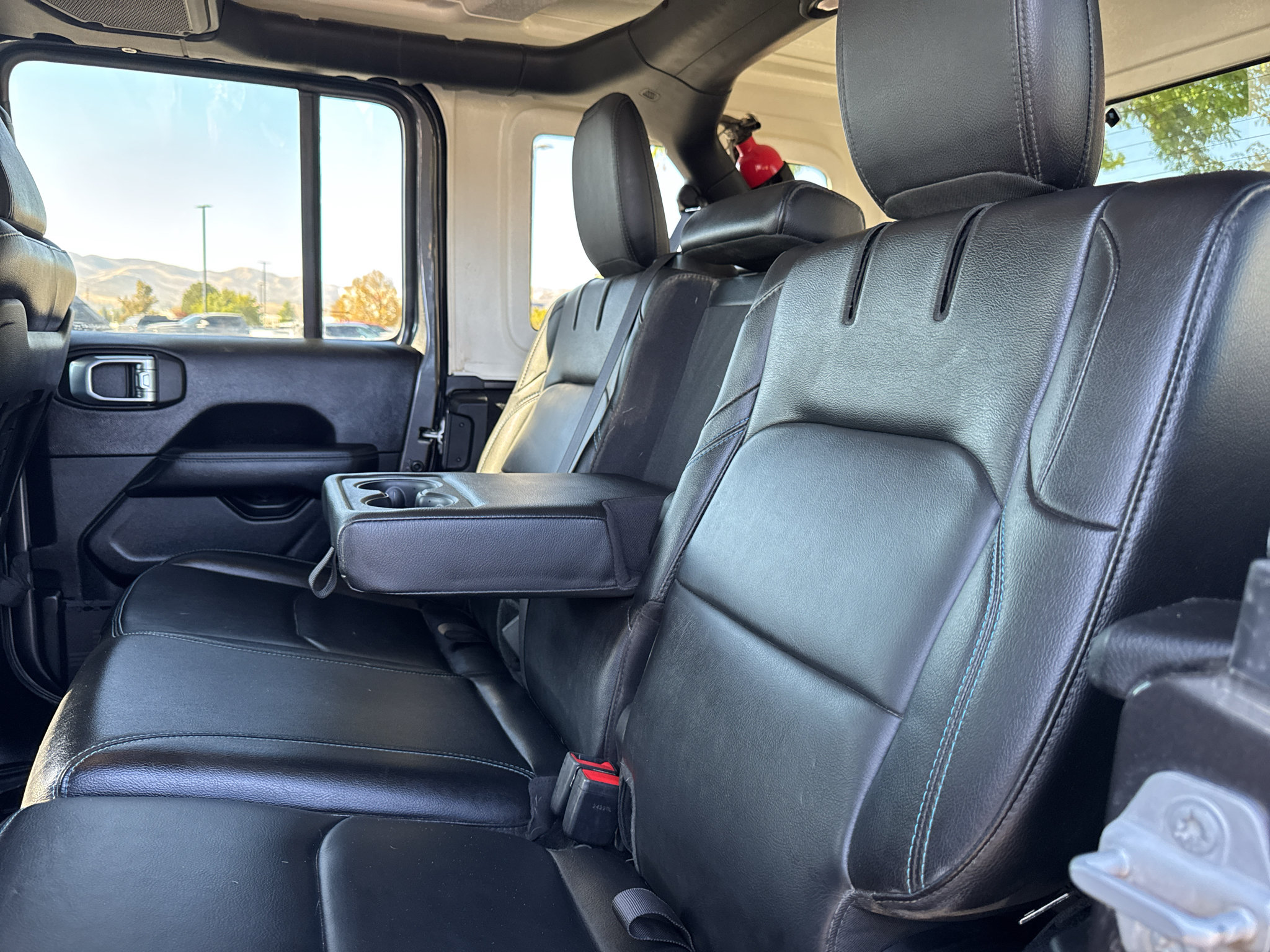Used 2021 Jeep Wrangler Unlimited Rubicon 4xe w/ Cold Weather Group AWD/4WD image 8