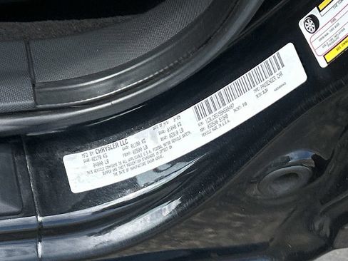 Used 2009 Chrysler Sebring Limited FWD image 13