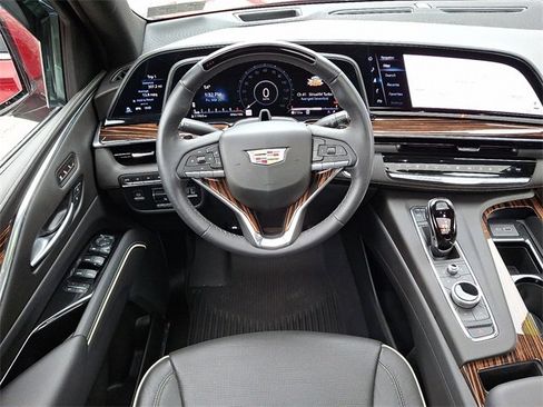 Used 2024 Cadillac Escalade Premium Luxury w/ Performance Package image 11