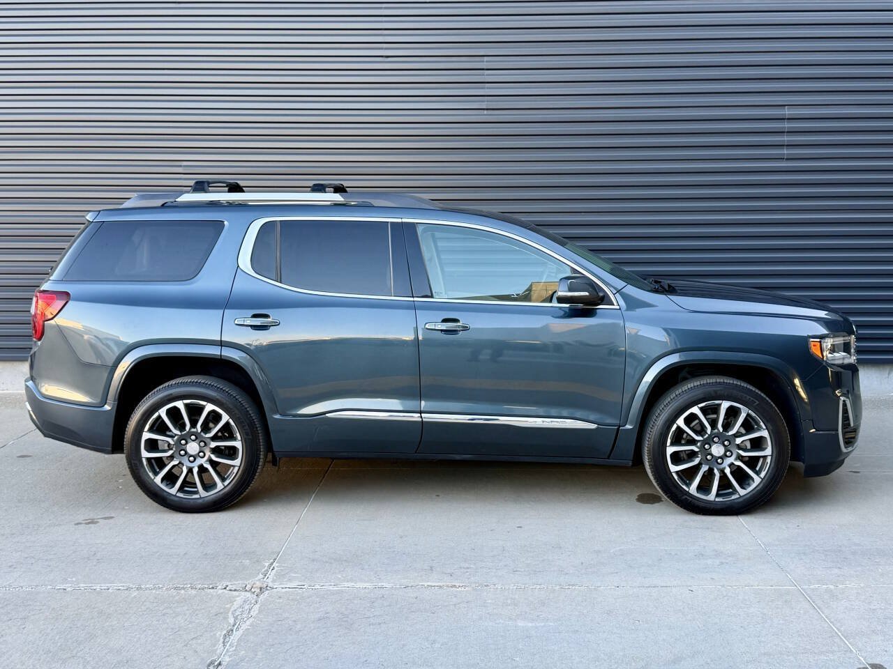 Used 2020 GMC Acadia Denali w/ Trailering Package AWD/4WD image 10