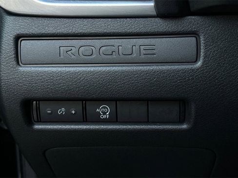 Used 2023 Nissan Rogue S image 31