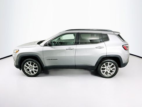 Used 2022 Jeep Compass Latitude AWD/4WD image 4