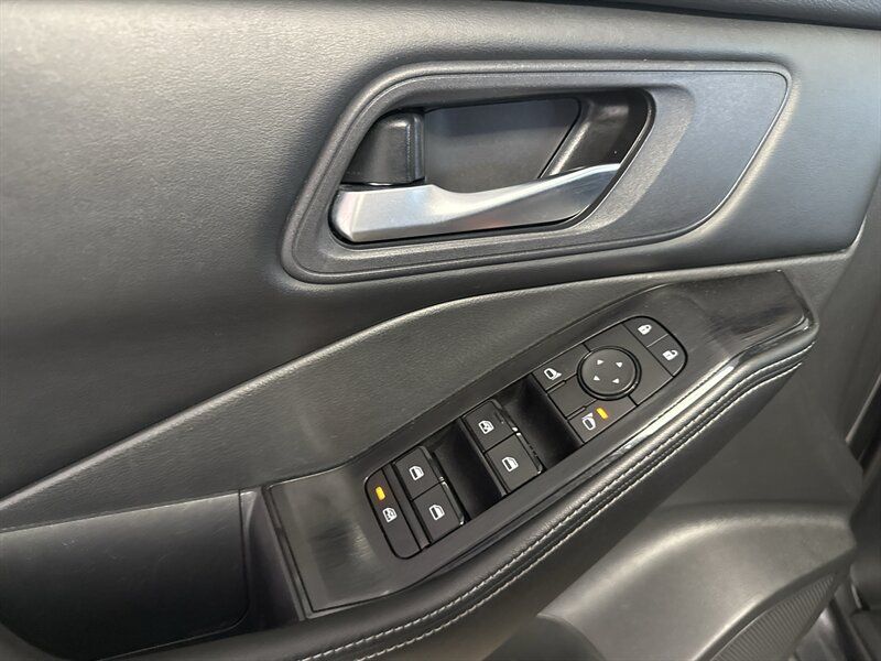 Used 2024 Nissan Rogue SV FWD image 18
