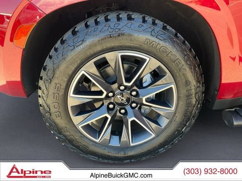 Used 2021 Chevrolet Tahoe Z71 w/ Z71 Off-Road Package AWD/4WD image 22