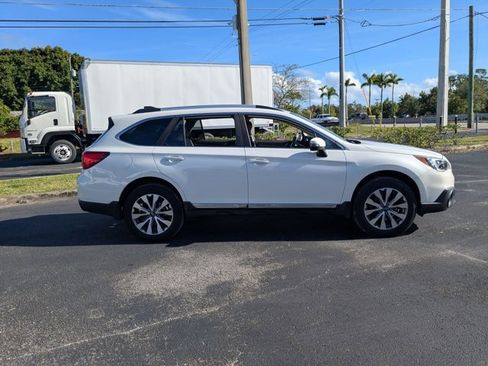 Used 2017 Subaru Outback 2.5i Touring w/ Popular Package #5A image 3