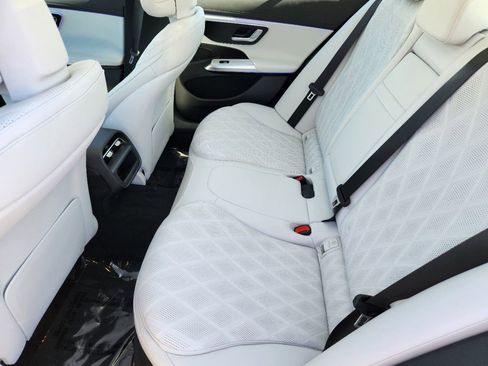 Used 2025 Mercedes-Benz E 450 4MATIC Sedan image 19