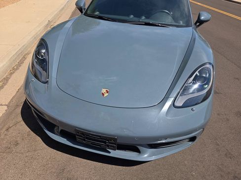 Used 2017 Porsche 718 Boxster RWD image 16