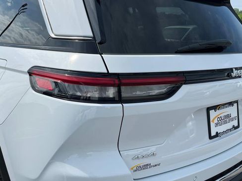 New 2026 Jeep Grand Cherokee Laredo AWD/4WD image 14
