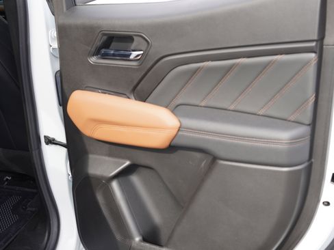 New 2025 GMC Canyon AT4 w/ Nightfall Edition image 20