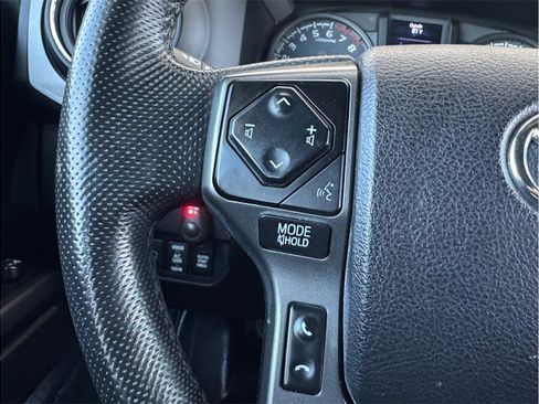 Used 2021 Toyota Tacoma TRD Off-Road w/ Technology Package AWD/4WD image 13