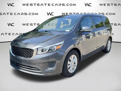 Used 2017 Kia Sedona LX w/ LX Essentials Premium Package