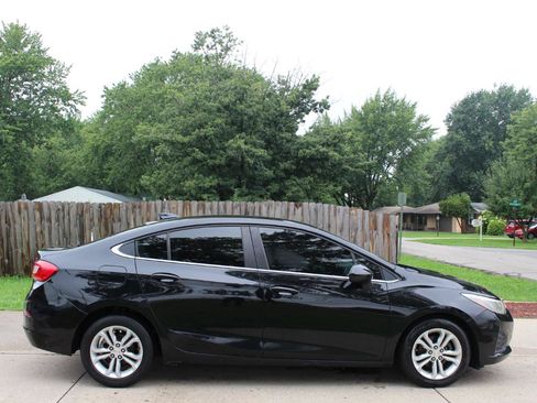Used 2019 Chevrolet Cruze LT w/ LT Fleet Convenience Package FWD image 11