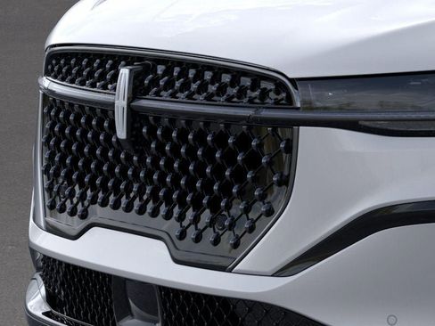 New 2025 Lincoln Nautilus Reserve w/ Jet Appearance Package image 17