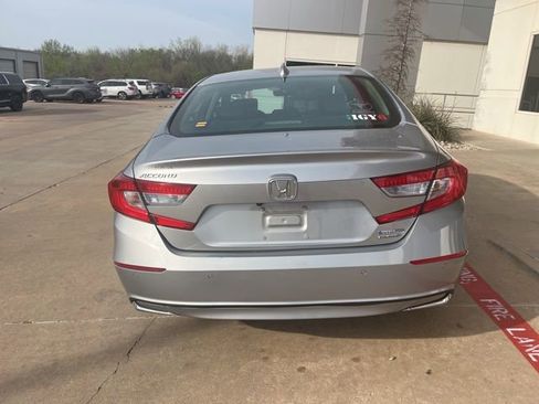 Used 2019 Honda Accord Touring image 7