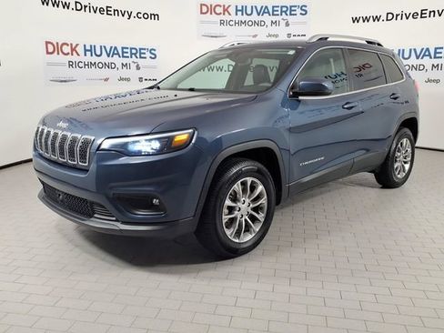 Used 2021 Jeep Cherokee Latitude Lux w/ Comfort/Convenience Group AWD/4WD image 1
