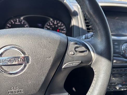 Used 2018 Nissan Pathfinder SL w/ SL Premium Package image 13