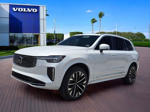 New 2026 Volvo XC90 T8 Plus w/ Protection Package Premier AWD/4WD image 3