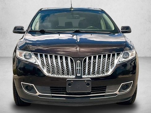 Used 2013 Lincoln MKX AWD image 3
