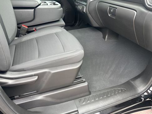 Used 2025 Chevrolet Silverado 2500 Custom w/ Custom Value Package image 15