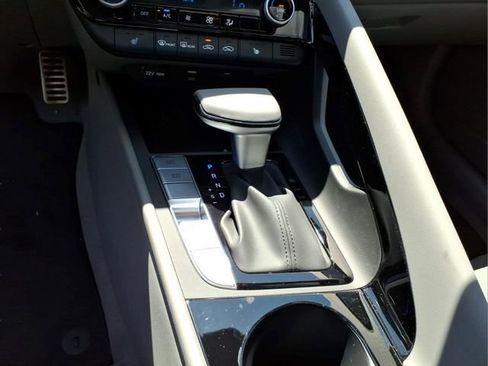 New 2026 Hyundai Elantra SEL Sport FWD image 23