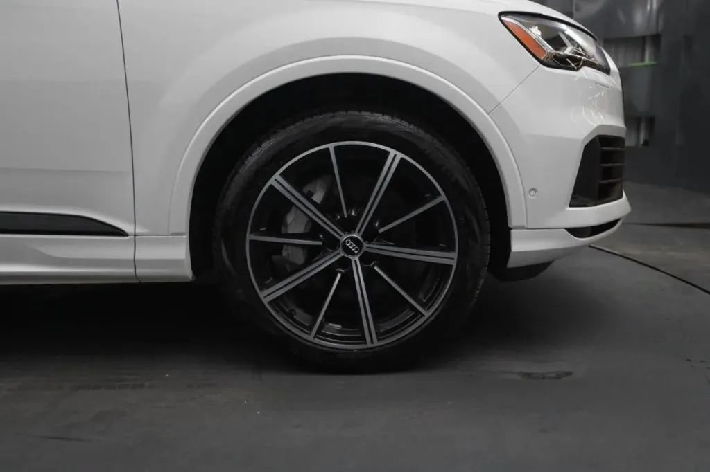 Used 2021 Audi Q7 3.0T Premium Plus w/ Premium Plus Package AWD/4WD image 20