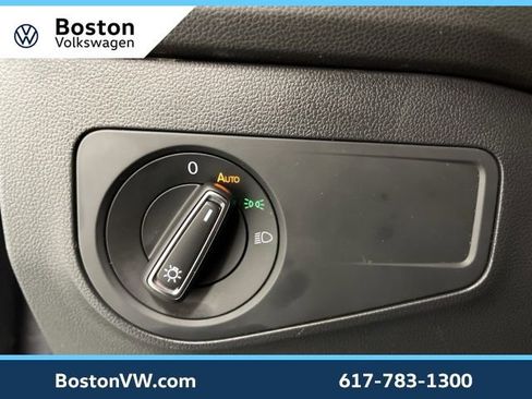 Used 2022 Volkswagen Tiguan SE w/ Panoramic Sunroof Package image 20