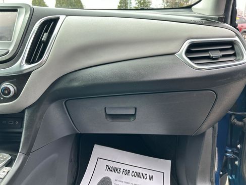 Used 2020 Chevrolet Equinox LT w/ Driver Convenience Package image 26