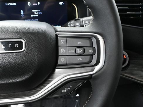 Used 2024 Jeep Wagoneer Series II w/ Flexible Seating Group AWD/4WD image 30