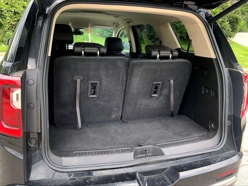 Used 2023 GMC Acadia Denali FWD image 4
