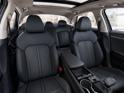 New 2026 Kia K5 EX image 16