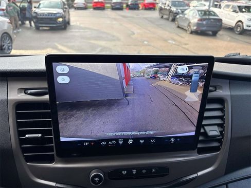 Used 2022 Ford Transit 350 XLT image 25