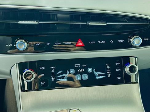 New 2026 Genesis GV70 2.5T Advanced AWD/4WD image 14