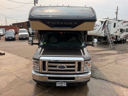 Used 2019 Ford E-450 and Econoline 450 Super Duty w/ Motorhome Prep Package RWD image 13