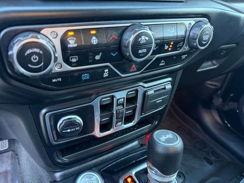Used 2023 Jeep Wrangler Unlimited w/ Cold Weather Group AWD/4WD image 36