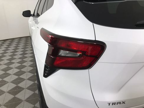 New 2026 Chevrolet Trax LT image 17