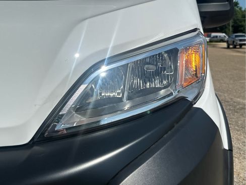 New 2025 RAM ProMaster 2500 w/ Convenience Group image 9