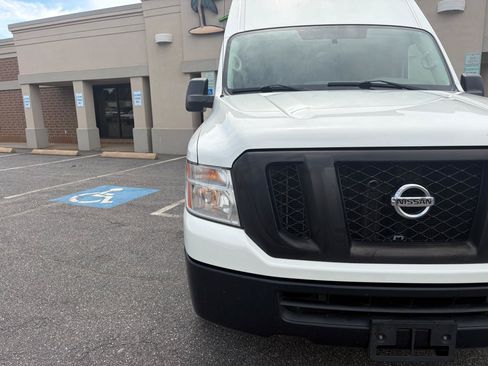 Used 2021 Nissan NV 2500 SV RWD image 13