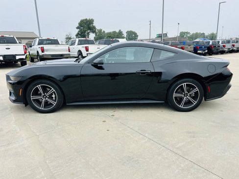 Used 2025 Ford Mustang Coupe RWD image 30