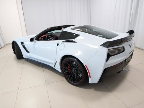 Used 2019 Chevrolet Corvette Z06 RWD image 3