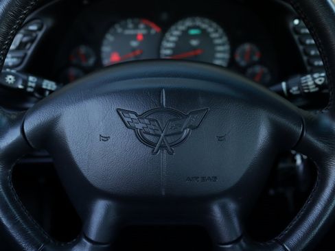 Used 2002 Chevrolet Corvette Coupe w/ Preferred Equipment Group2 image 12