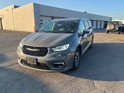 Used 2022 Chrysler Pacifica Limited