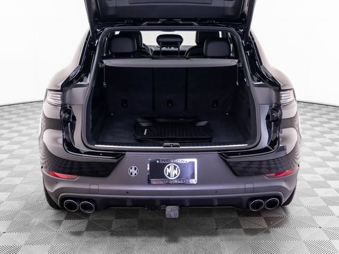 Certified 2025 Porsche Cayenne Coupe AWD/4WD image 33