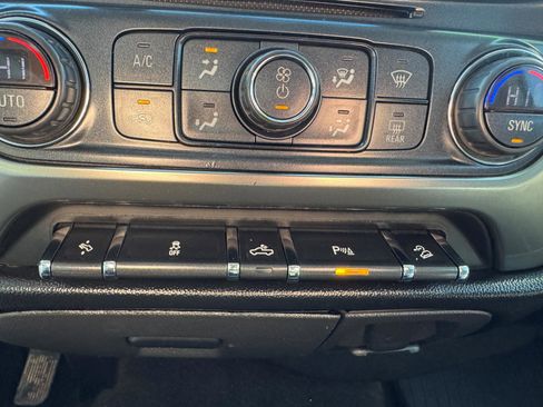 Used 2018 Chevrolet Silverado 1500 LT w/ Texas Edition image 17