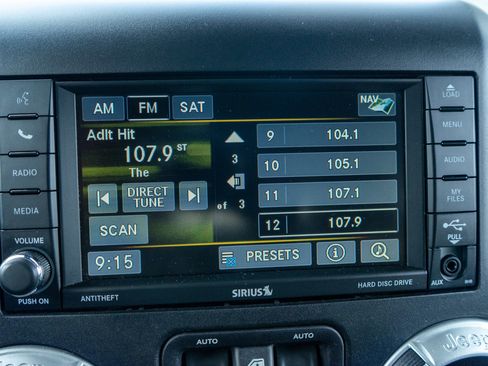 Used 2015 Jeep Wrangler Sahara image 15